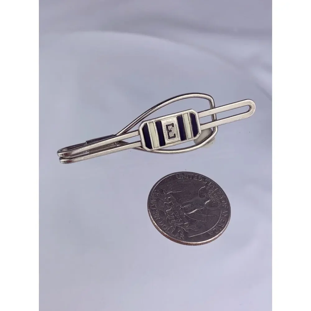 Unbranded vintage initial