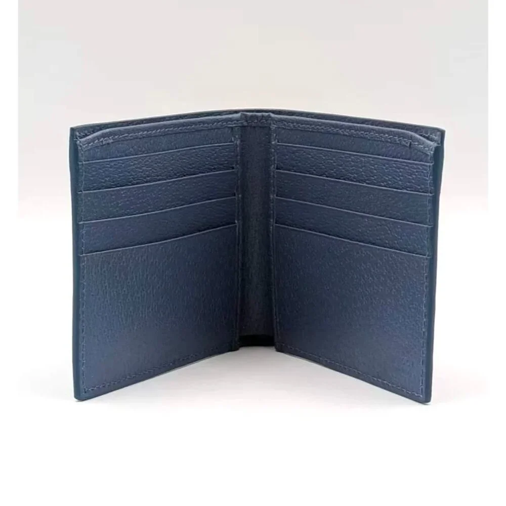 Gucci signature gg