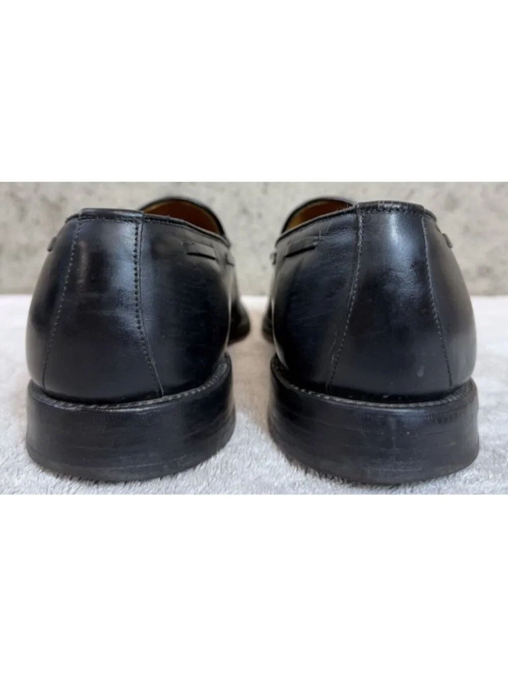 Allen Edmonds home bench makes
