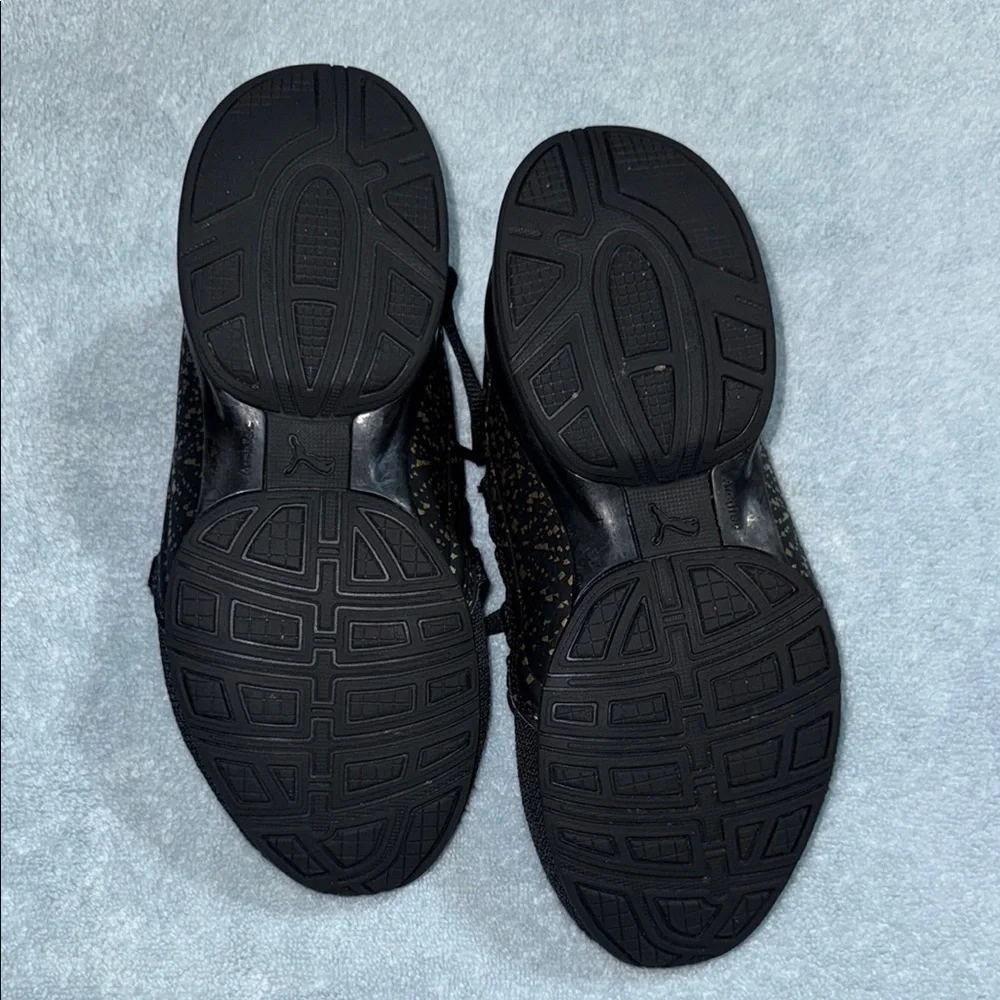 Puma sleek black