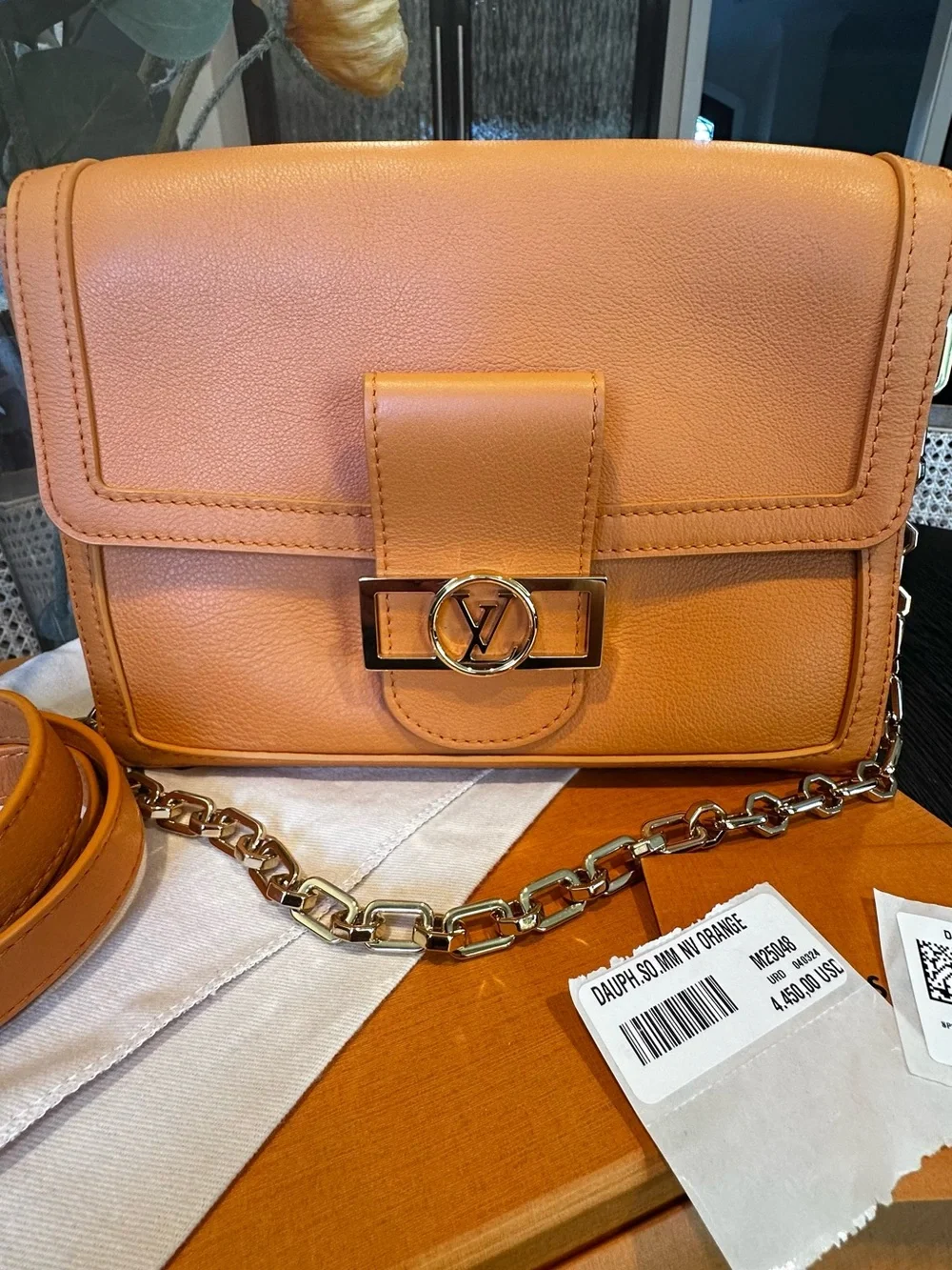 Louis Vuitton clasp smooth lv