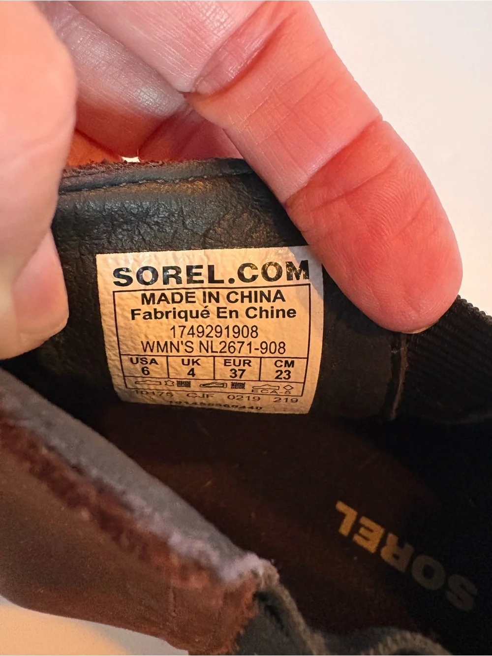 Women’s Sorel Emelie Brown Chelsea Boots size 6 Classic Slip-On Boot, waterproof