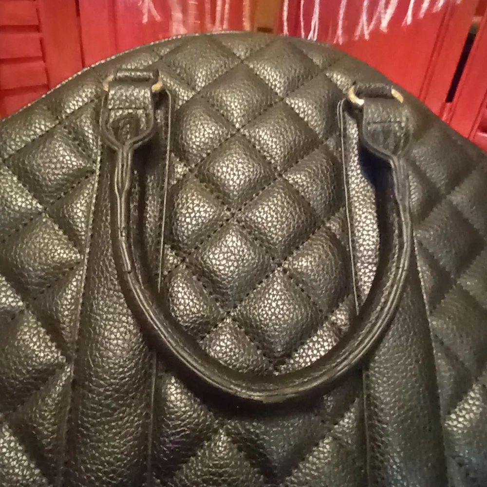 Steve Madden Quilted Black Top-Handle Crossbody