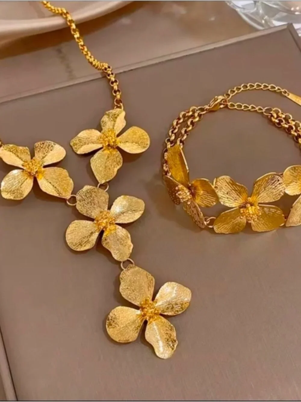 Textured Gold Floral Pendant Necklace