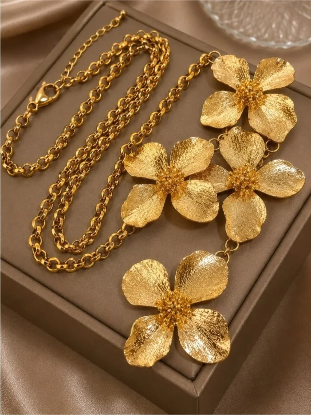 Textured Gold Floral Pendant Necklace