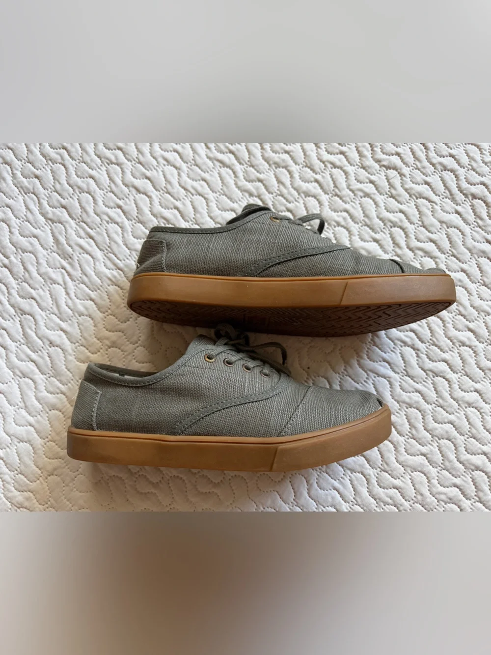 Toms laces but