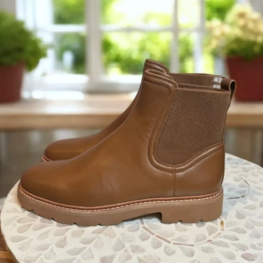 VINCE Rue Tan Leather Chelsea Boots Women’s 6M Water‑Repellent Lug Sole Womens 6