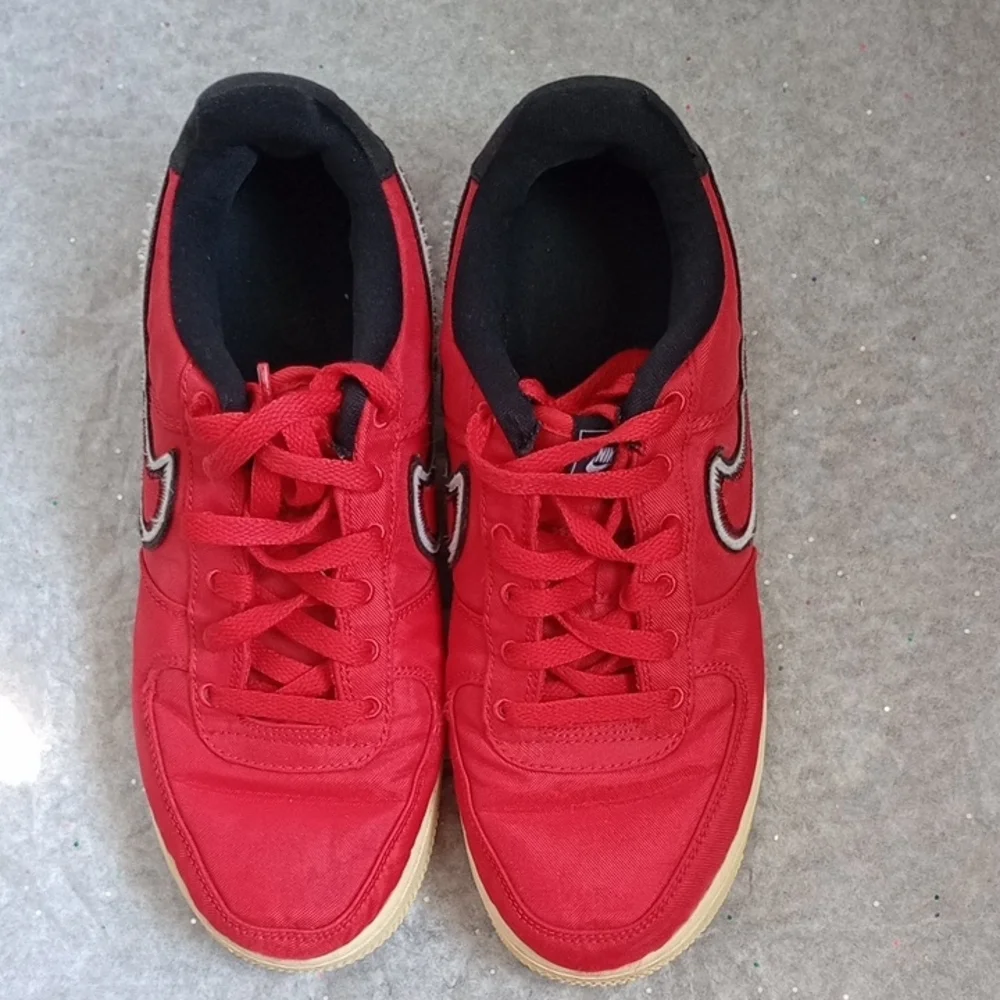 Nike AIR‎ Red and Black Women's Lace-Up Athletic Sneakers