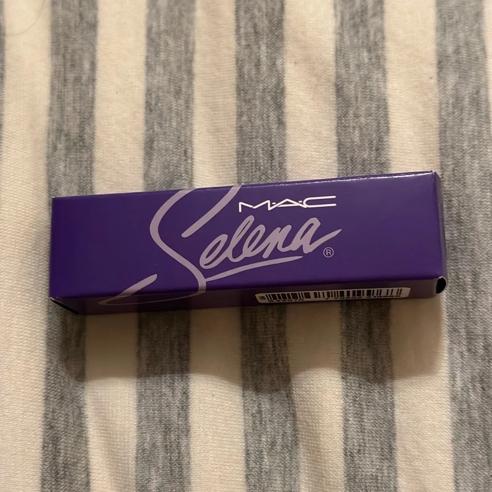 SELENA X Mac Glaze lip stick Amor prohibido
