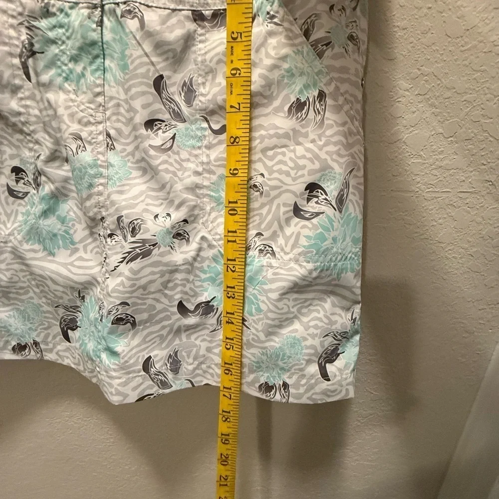 Daily Sports White and Blue Skorts size 4