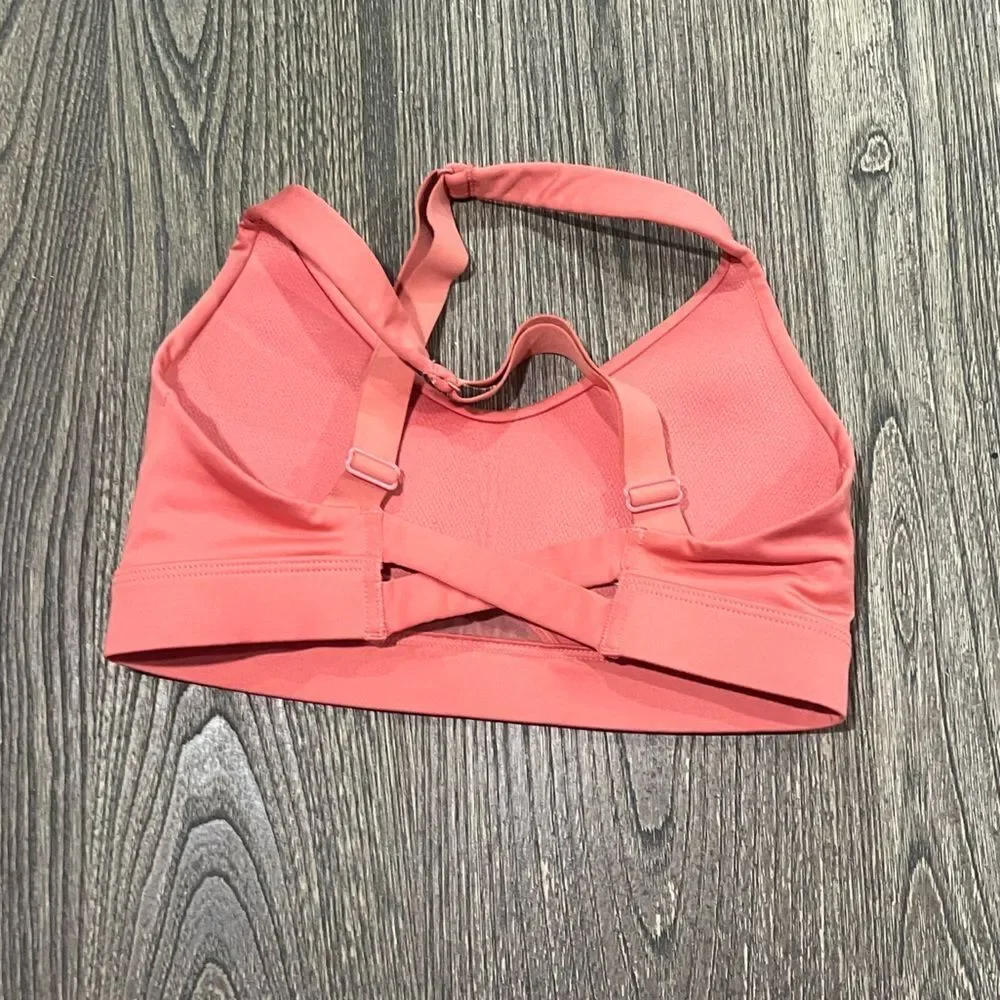 Victorias Secret details padded