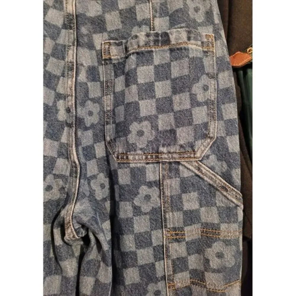 PacSun add touch