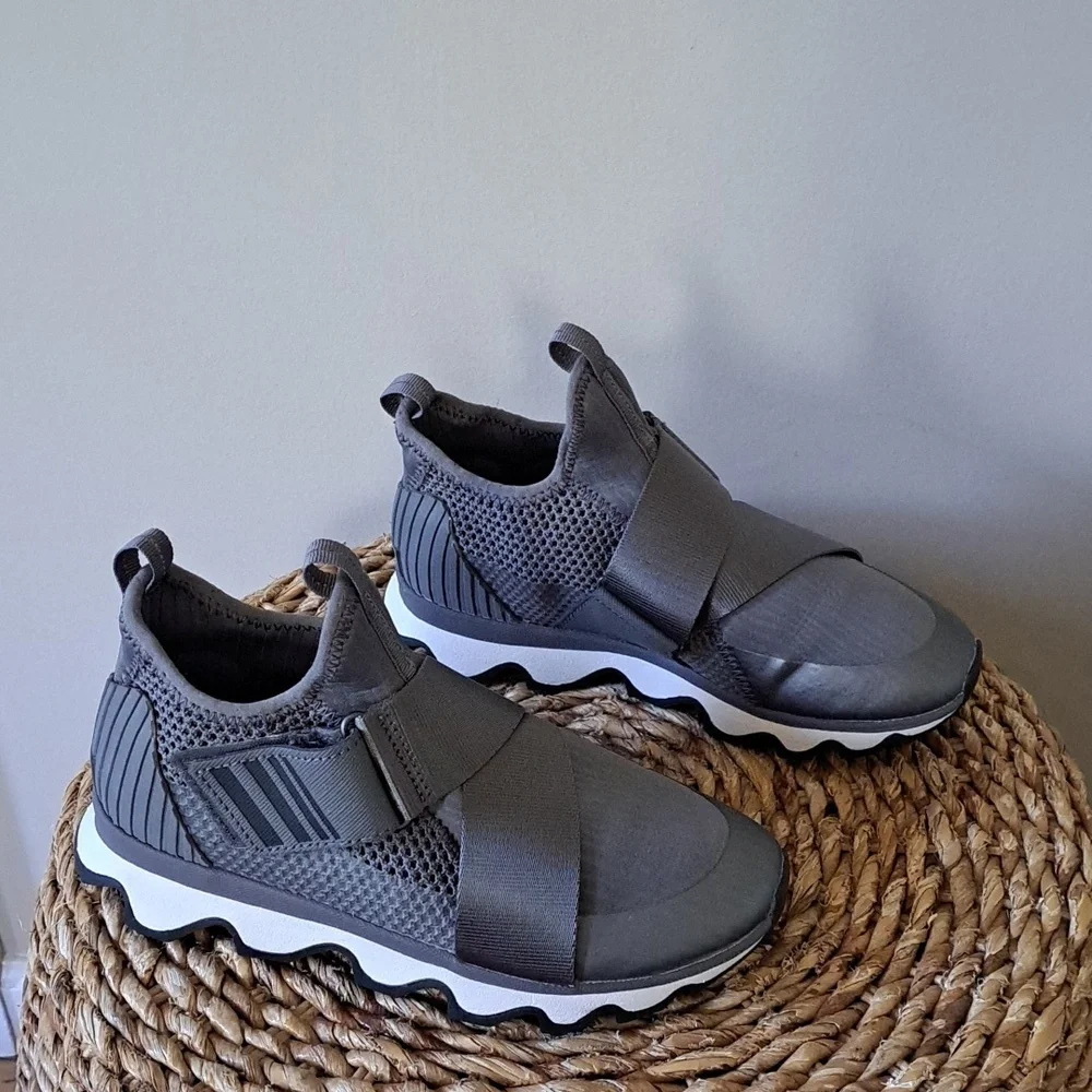 SOREL Womens Kinetic Cross Strap Slip-On Athletic Grey‎ Mesh Knit Sneakers S-6