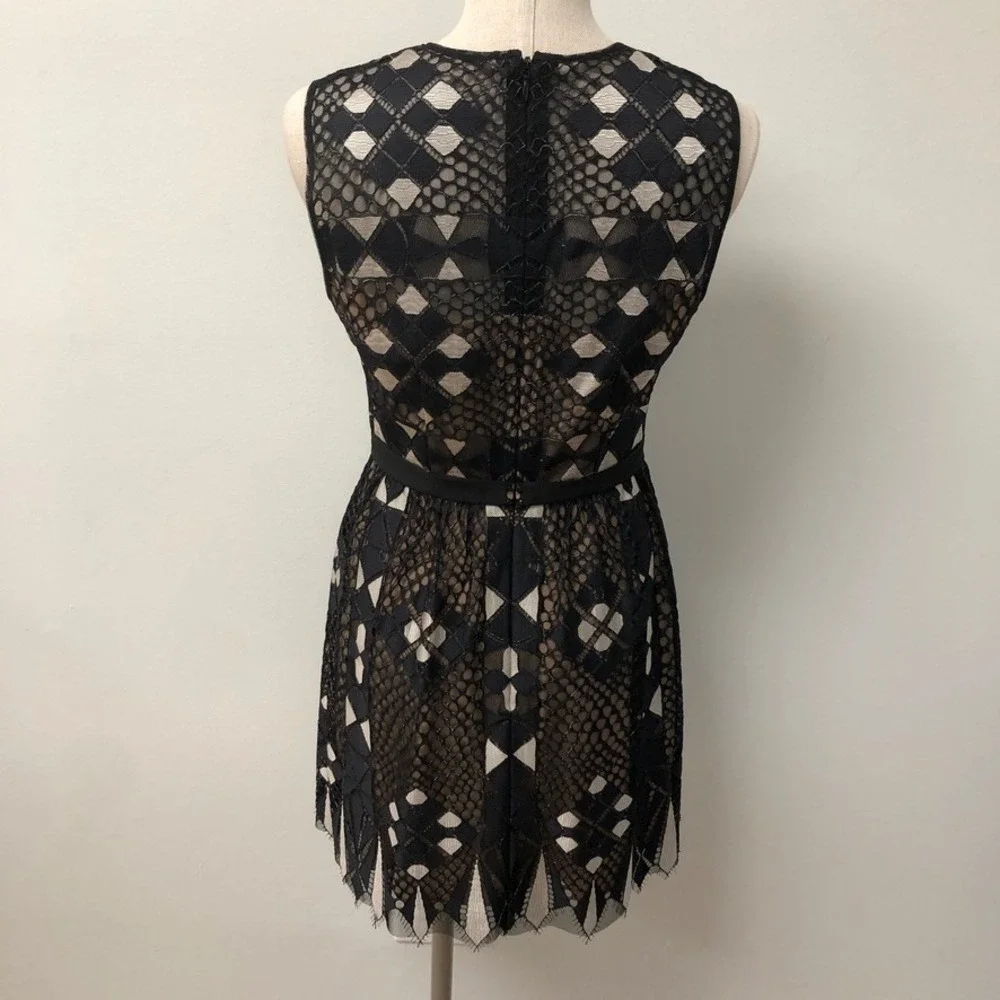 BCBGMAXAZRIA Kailey Dress Womens 6 Black Geometric Lace Mesh Sleeveless Gothic
