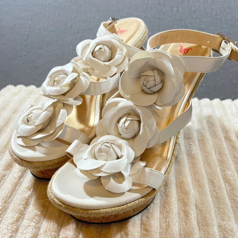826 | NIB White Floral Cork Espadrille Wedge Sandals White Size 9 Wedding Bridal