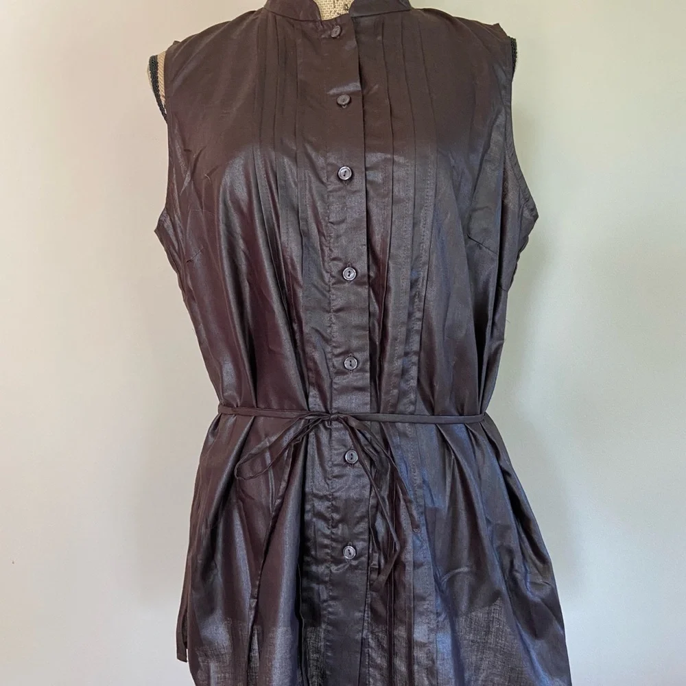 •Jaclyn Smith• sleeveless tunic top
