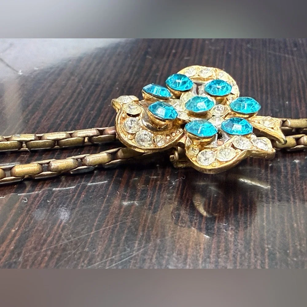 N/A elegant gold
