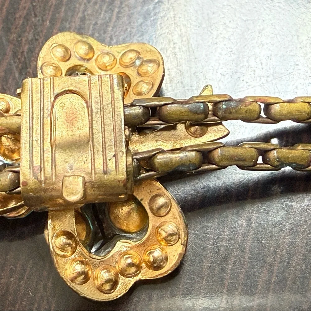 N/A elegant gold