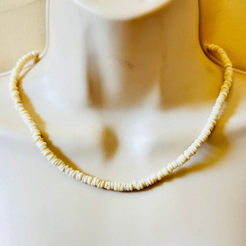 VTG Hawaiian Puka Shell Choker Necklace Surfer 70s 18.2