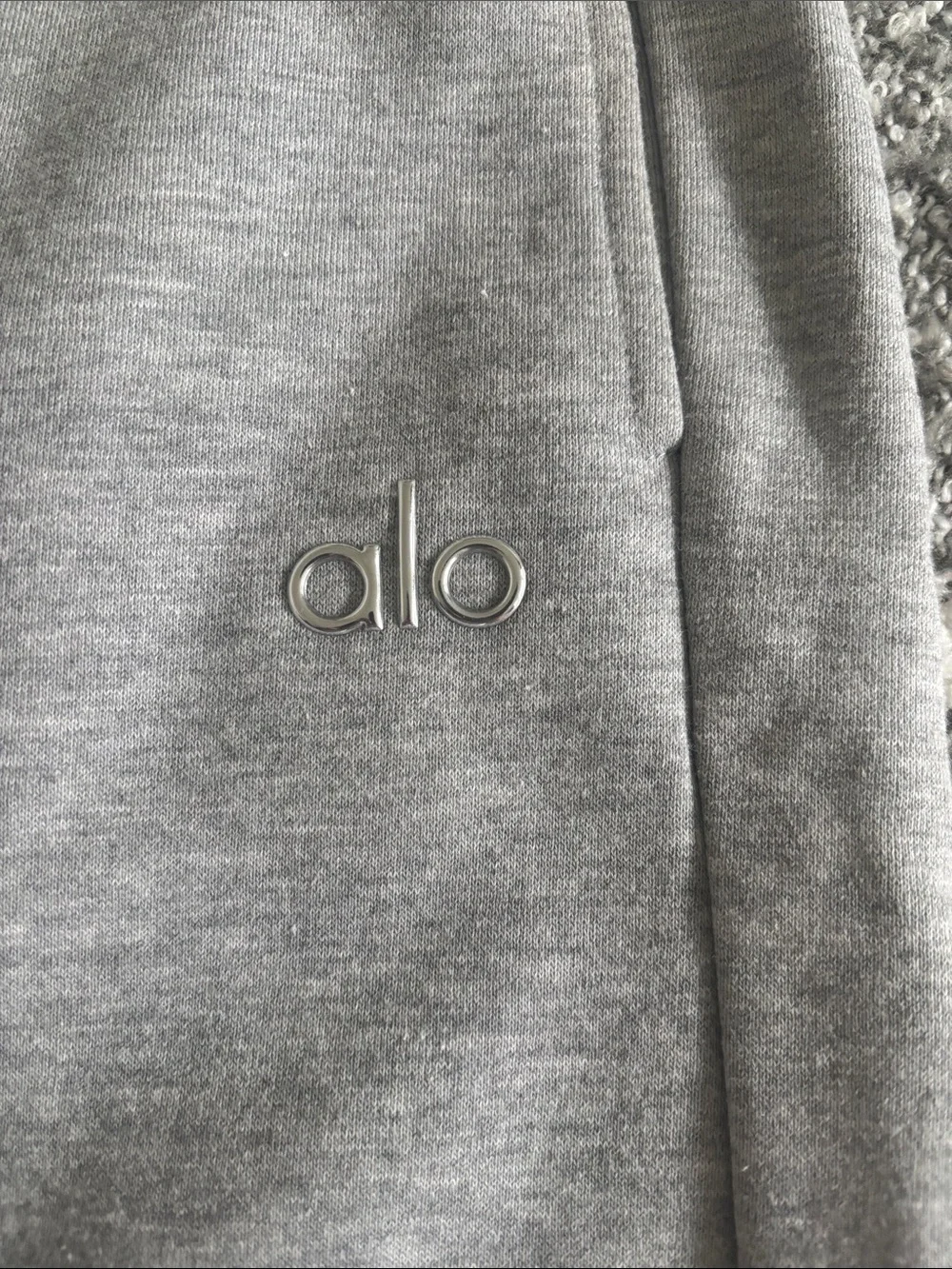 ALO Yoga great grey clean
