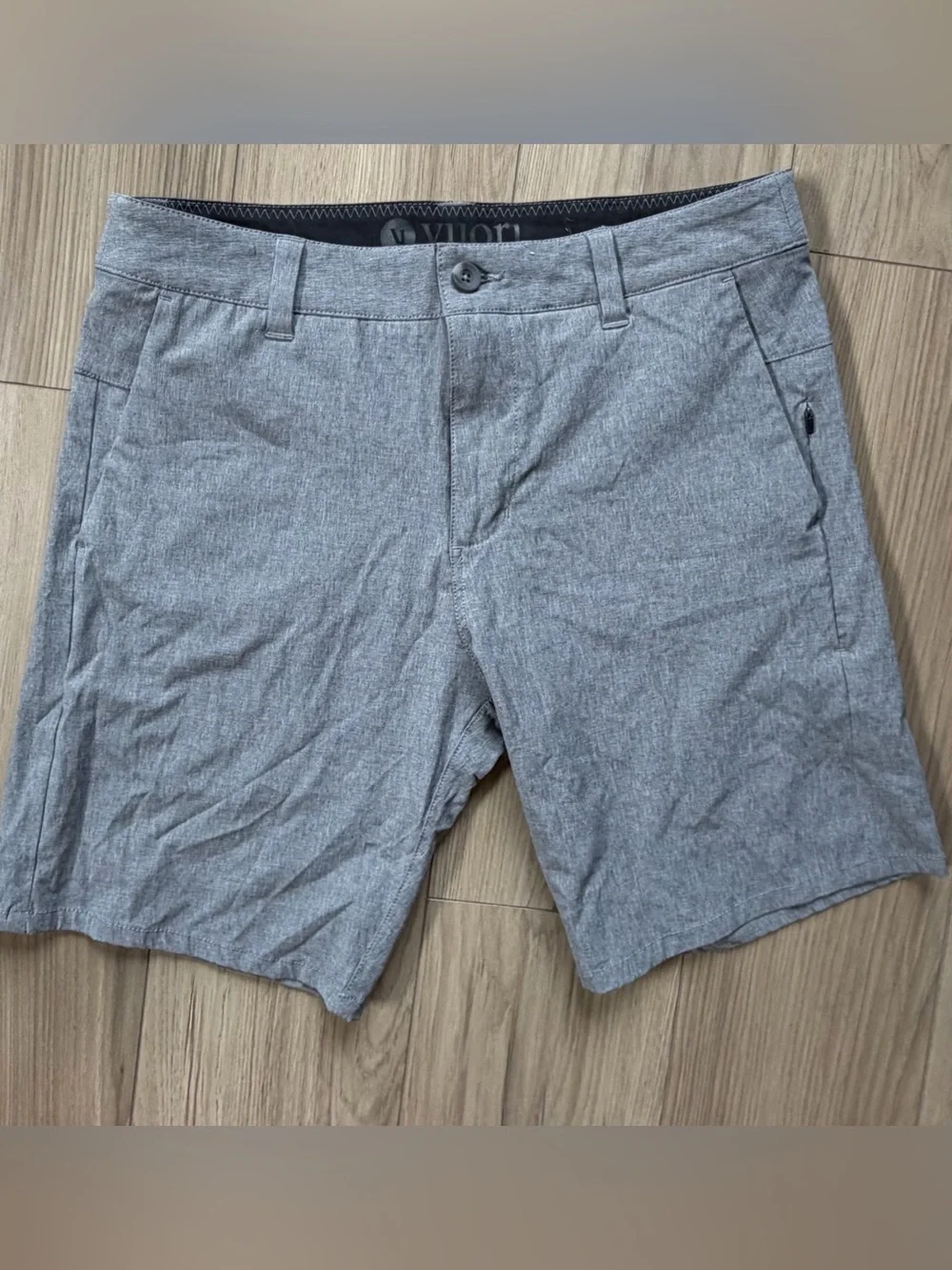 Vuori Aim 8” Men's Gray Performance Stretch Shorts Sz 30