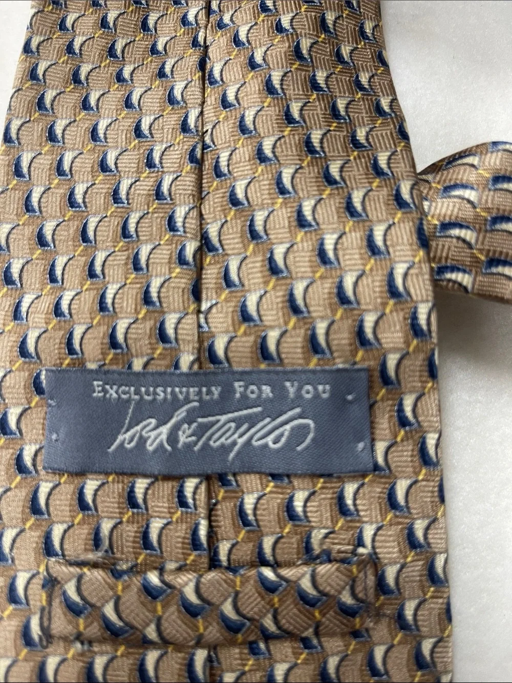 Lord & Taylor refined silk