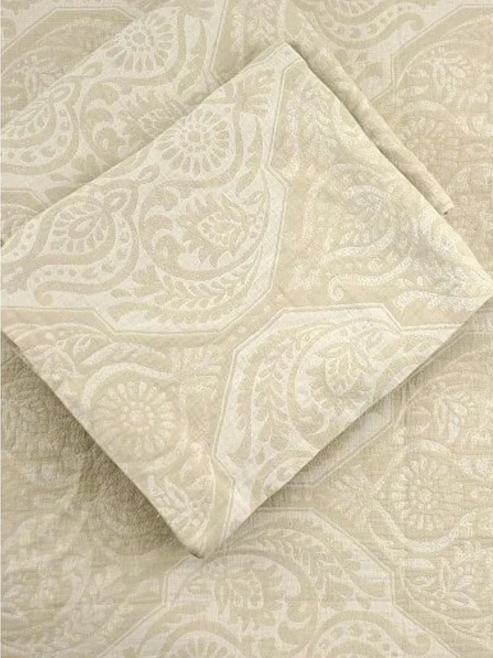 3 Pc.Charter Club Paisley Quilted Duvet Cover in Beige Cream. Two king shams.
