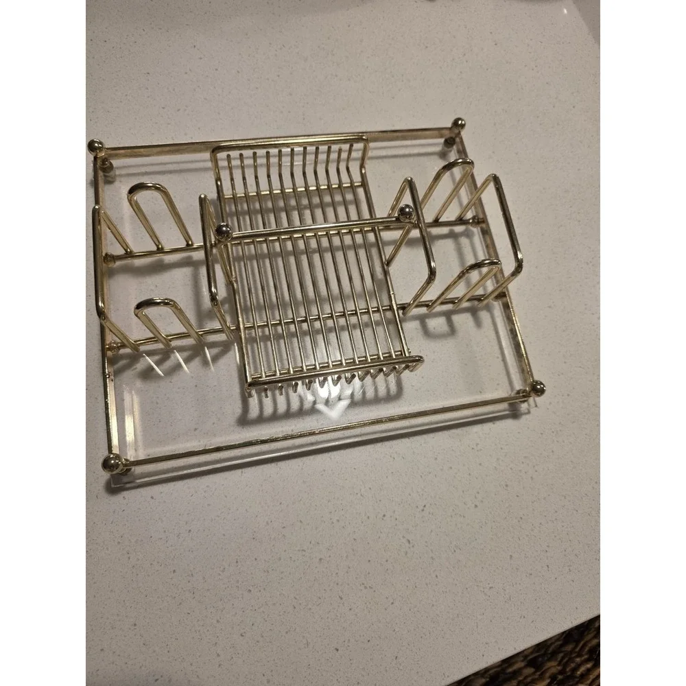 uknown compact kitchen features