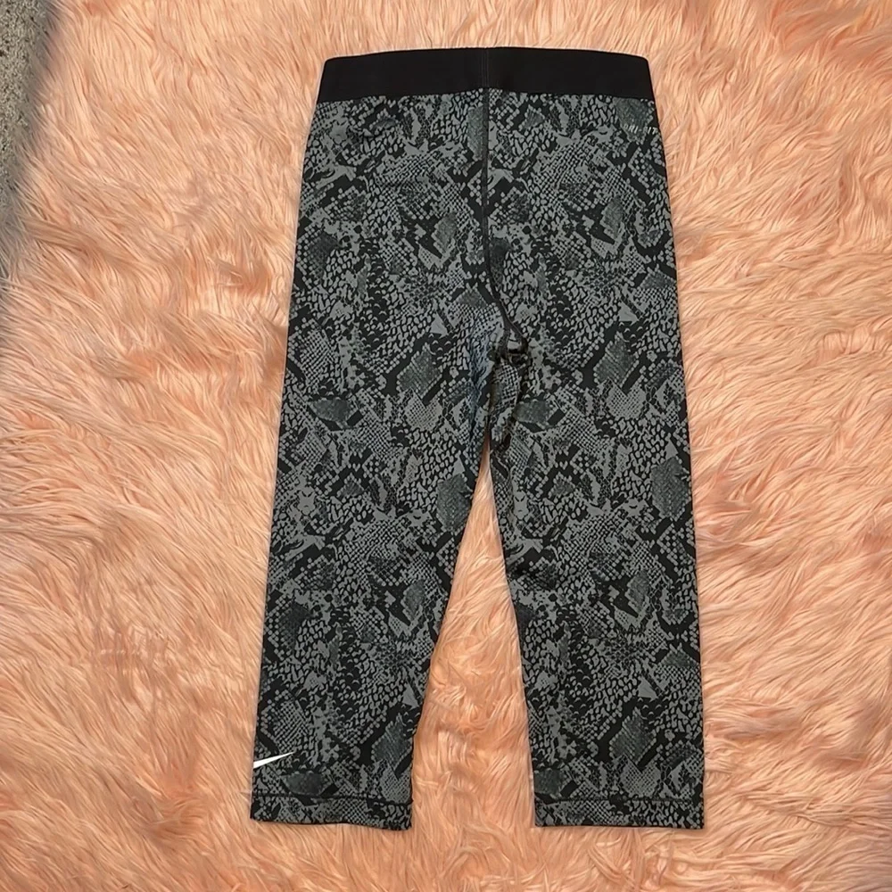 Nike pro gray