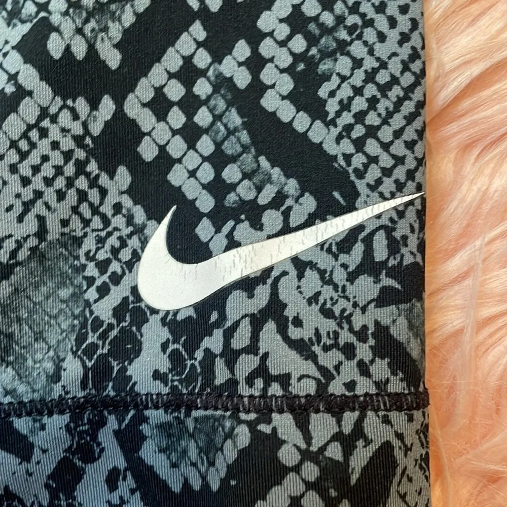 Nike pro gray