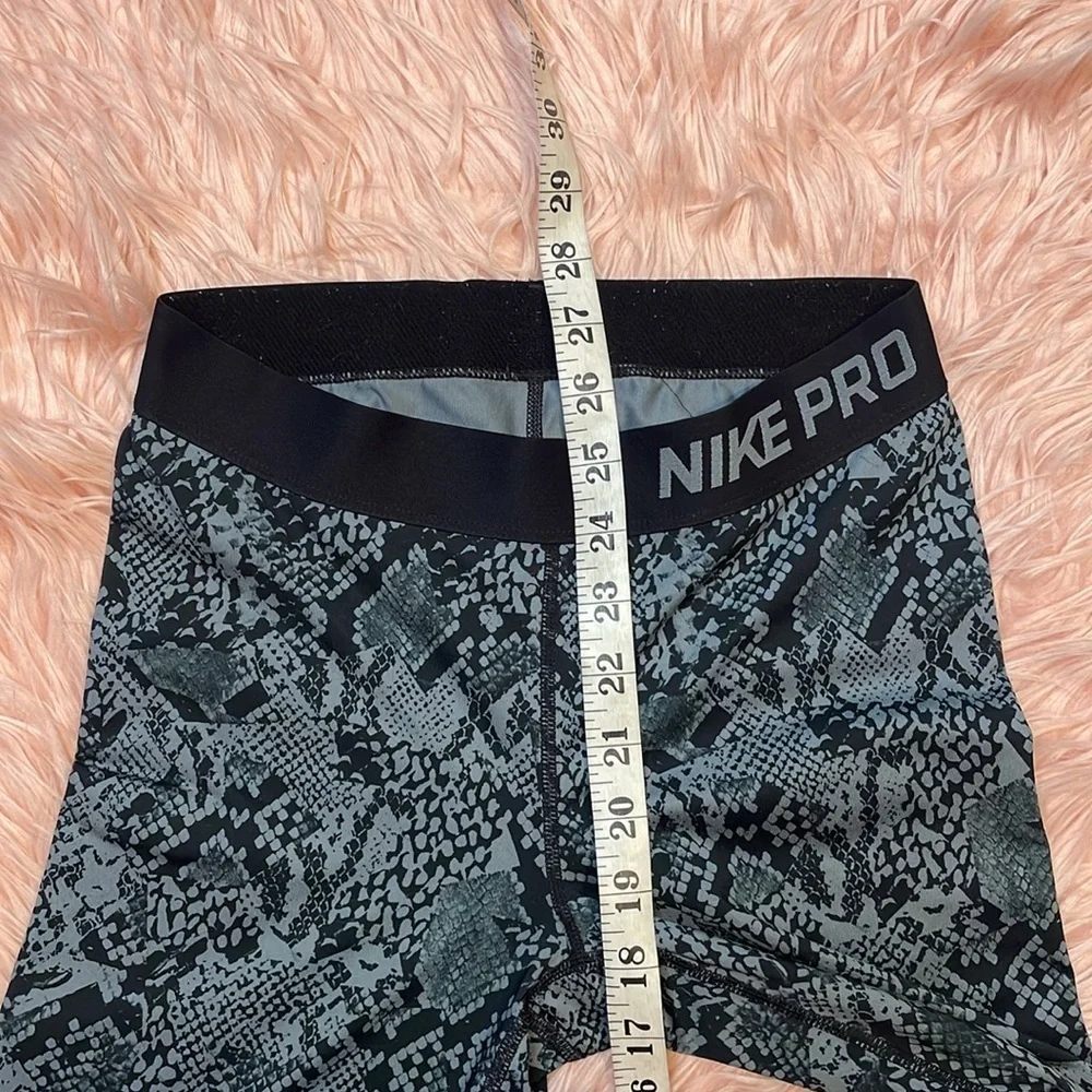 Nike pro gray