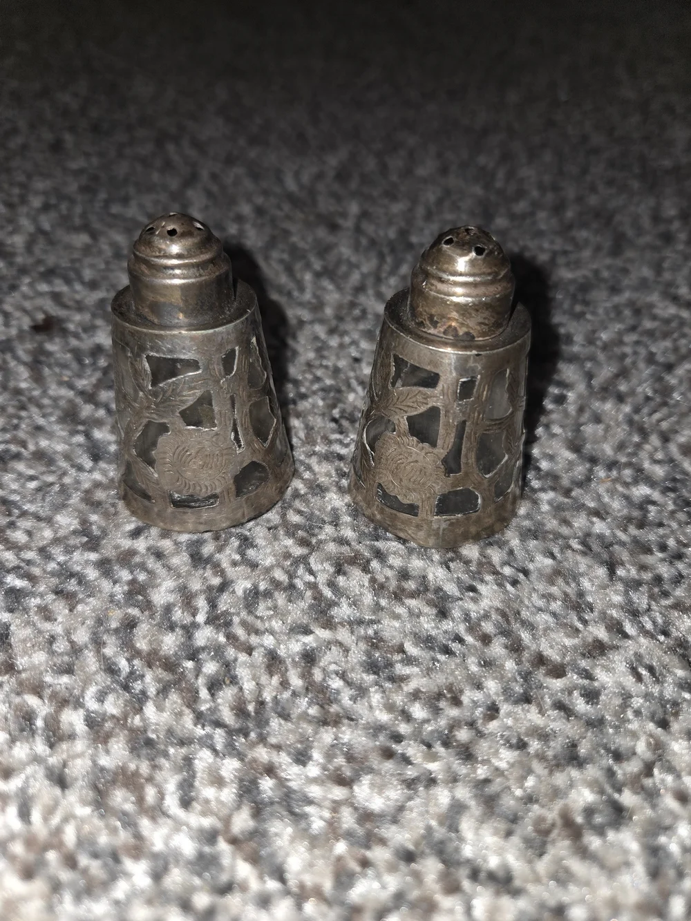 Antique-Style Filigree Metal Salt and Pepper Shakers - Silver