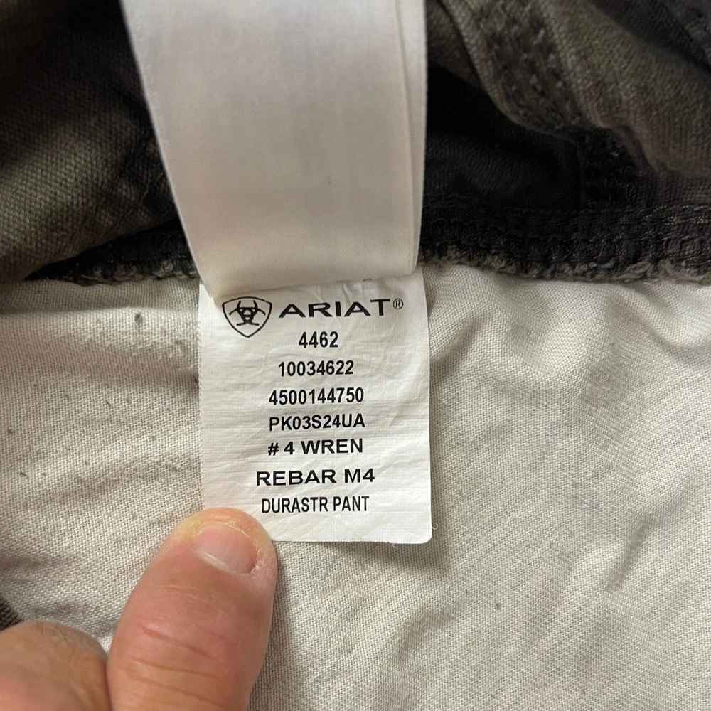 Ariat sizing title