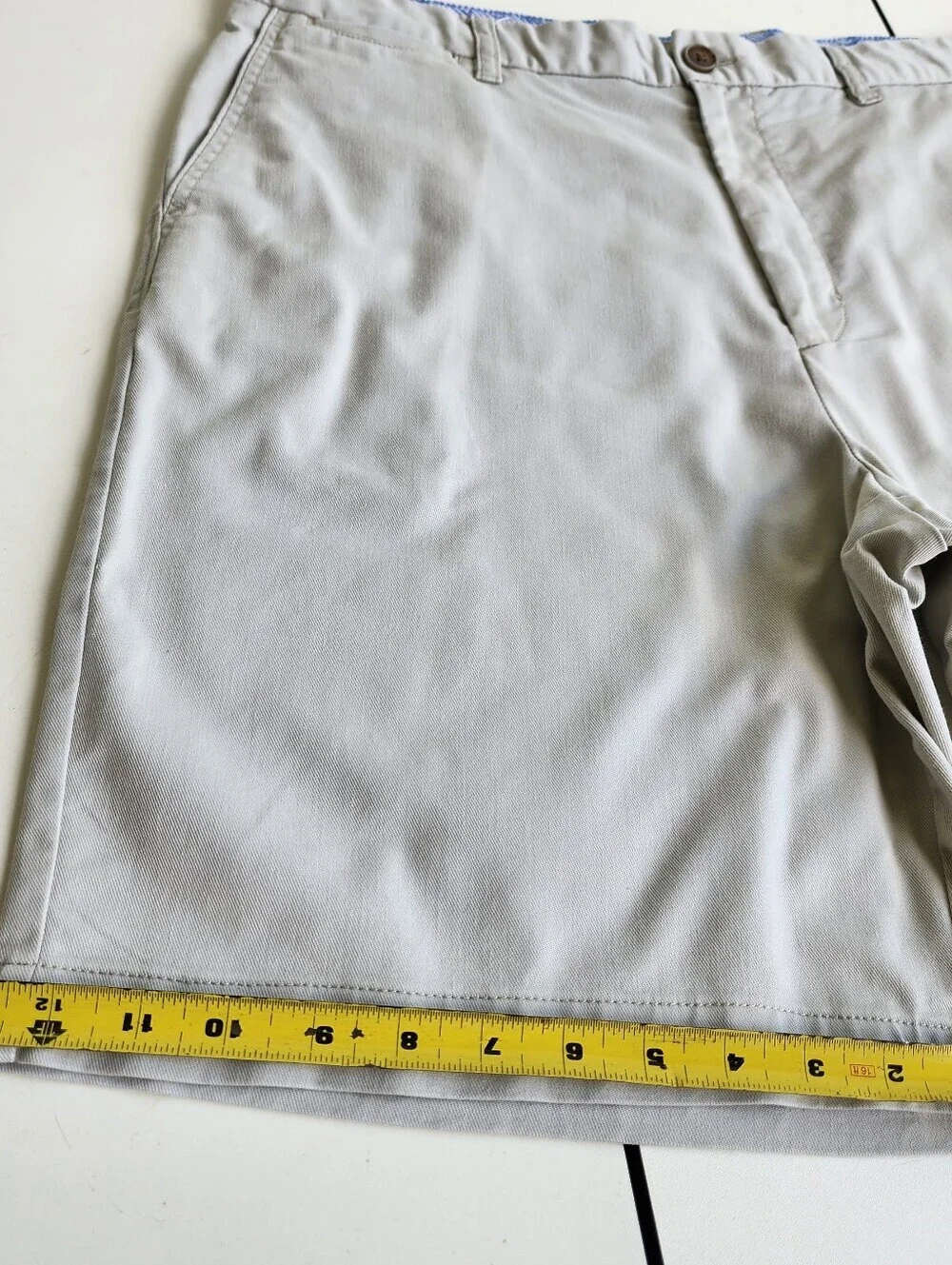 Tommy Bahama Men's Cotton Lyocell Chino Shorts Beach Travel Logo Beige Sz 38