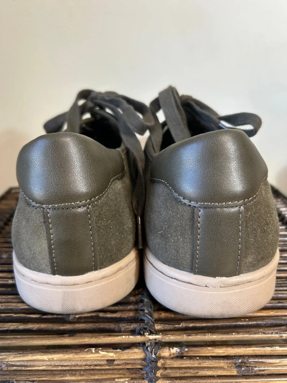Vionic “jerome” low