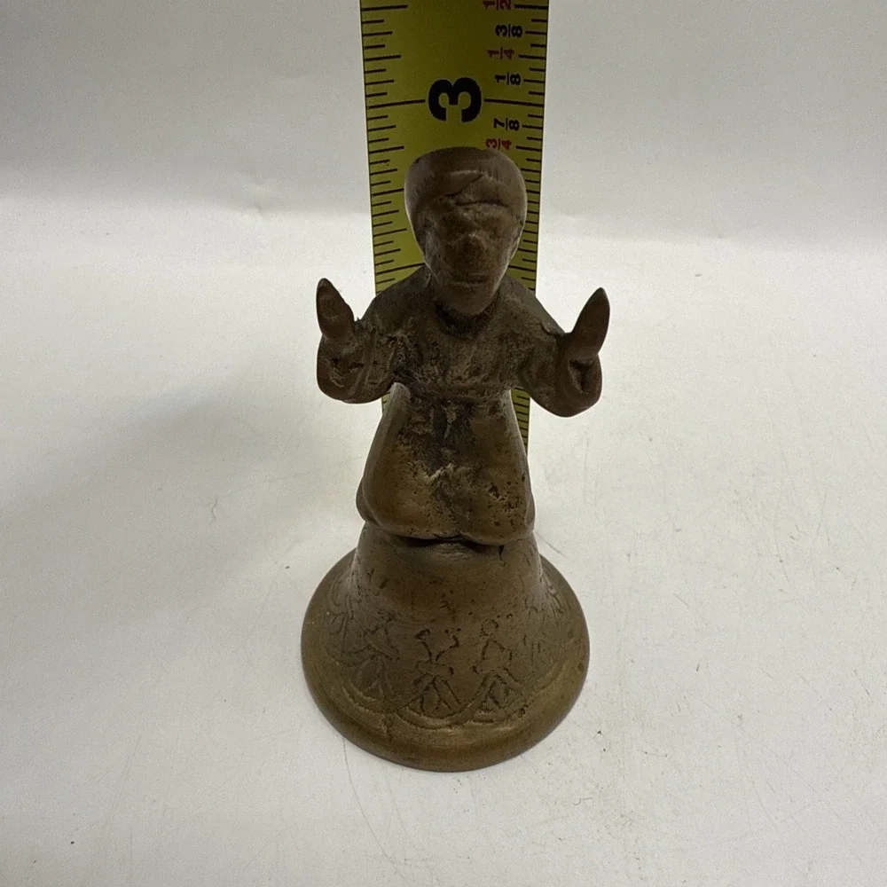 The Unbranded Brand charming bell
