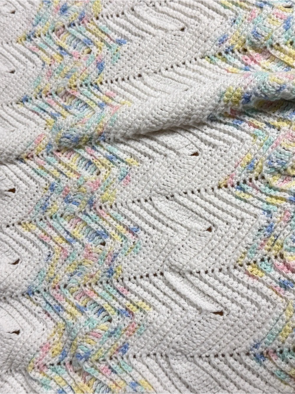 Vintage Hand Crochet Baby Blanket White Pastel Variegated Chevron Ripple Afghan