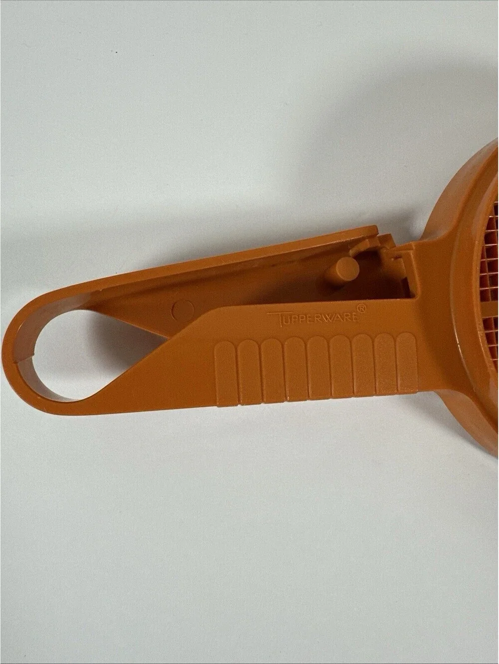 VintageTupperware Sift-it Paddle Harvest Orange Flour/Powdered Sugar Sifter