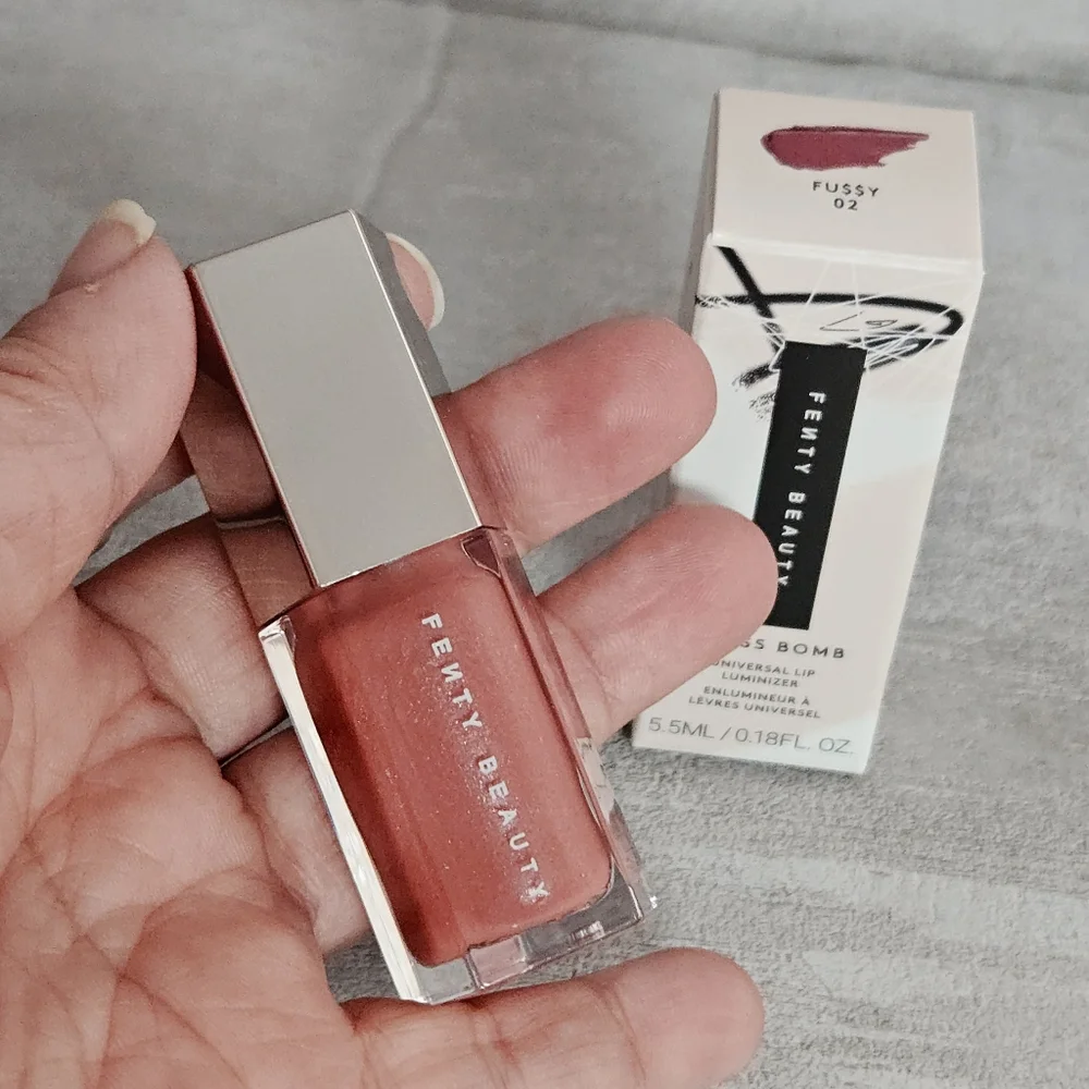 Fenty Beauty bomb swatched