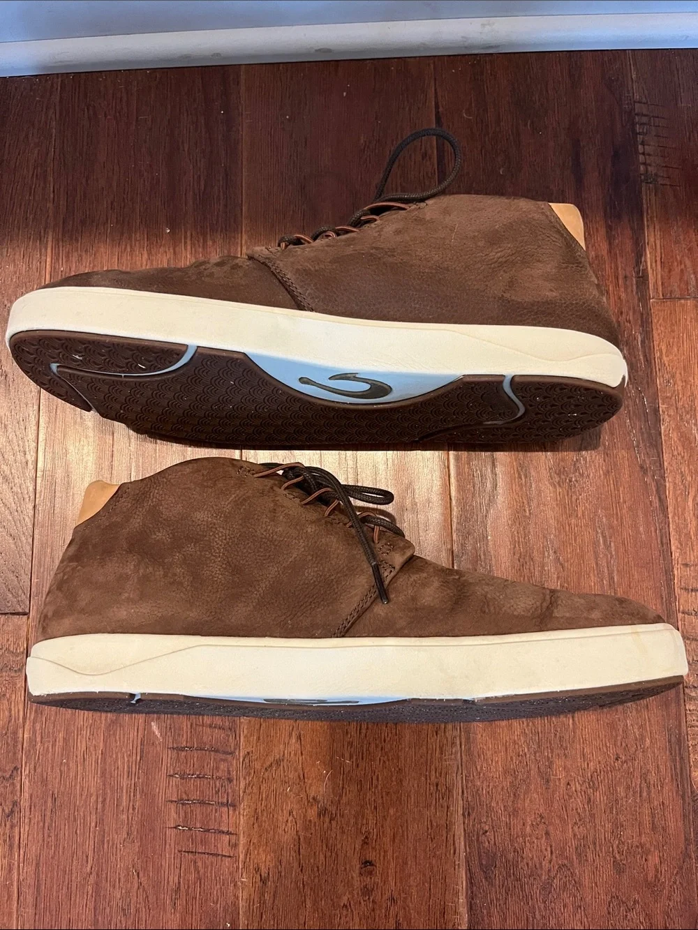 OluKai classic brown