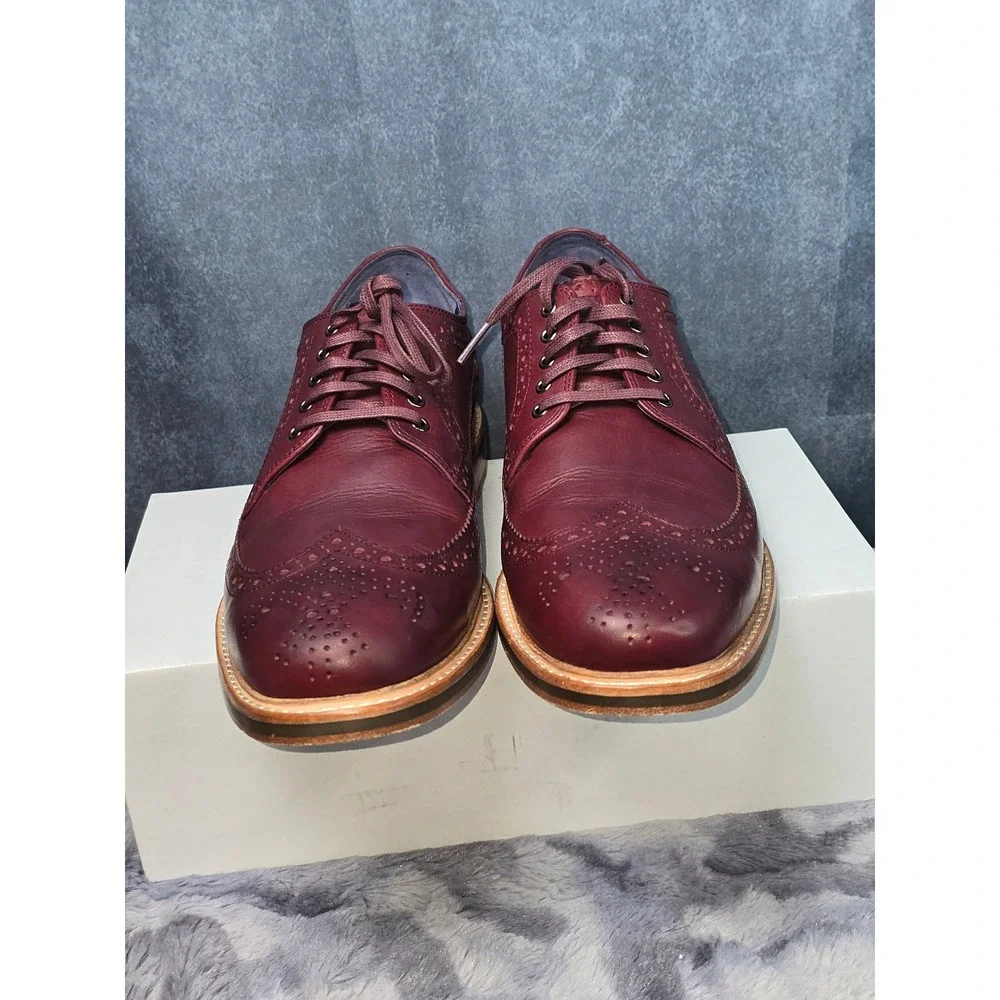 Cole Haan silhouette detailing classic