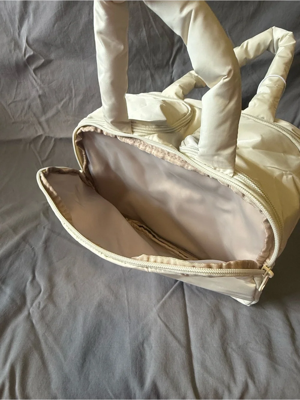 Bagsmart - Zora space saver 4-in-1 multifunction toiletry bag - white / cream