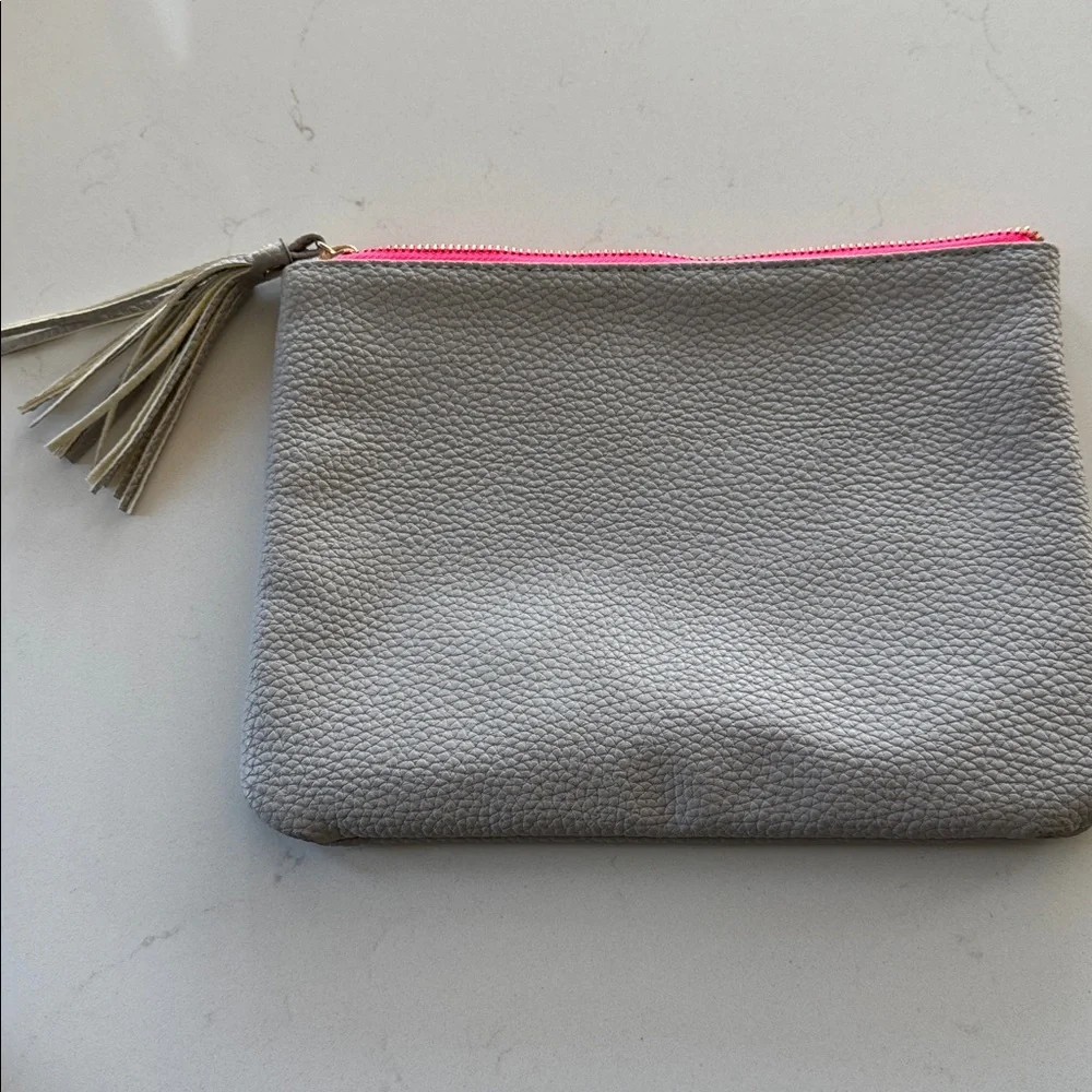 Gray and Beige Clutch Set with Tassel NWOT ✨