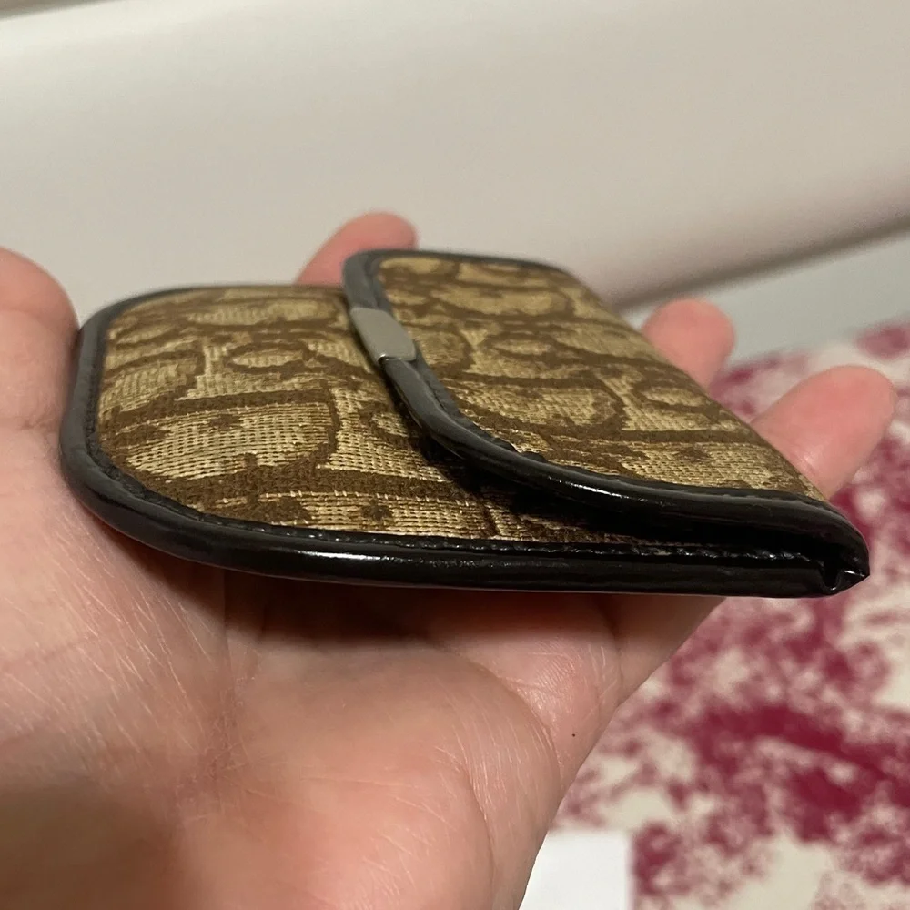 Dior chic coin
