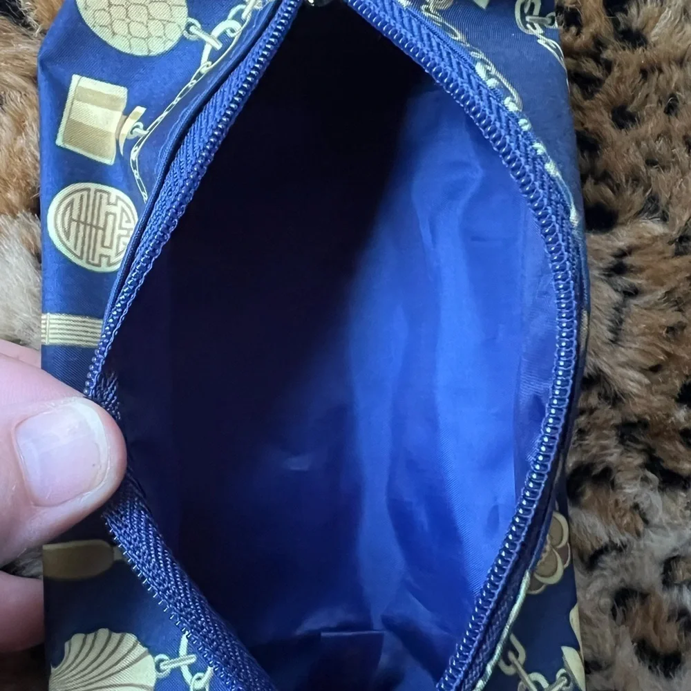 Estee Lauder Navy Blue Gold Charm Print Zippered Cosmetic Pouch