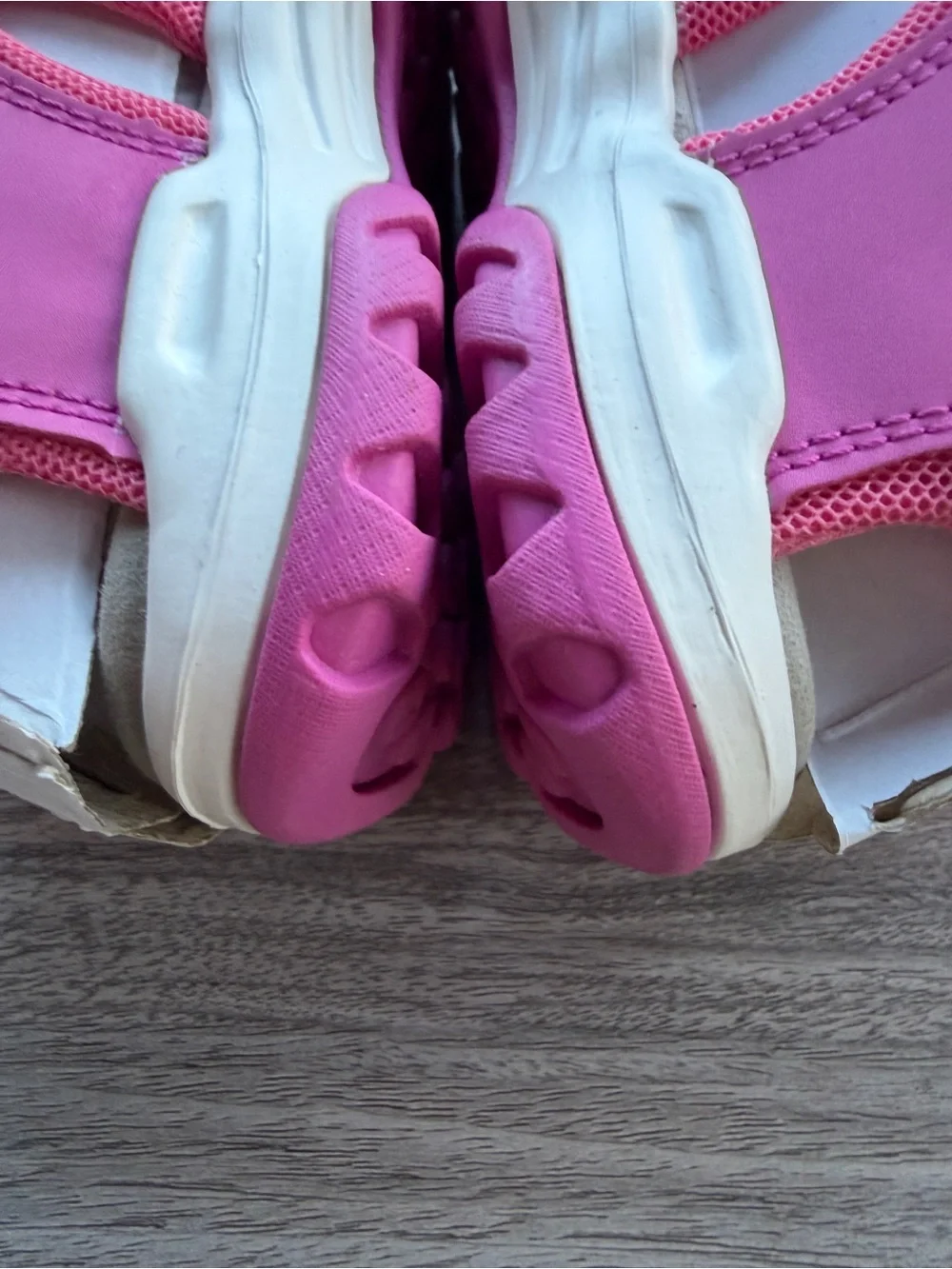 Geox Respira Girls Water Friendly Pink Hiking Sandals Water Shoes Sz 28 / 10.5US