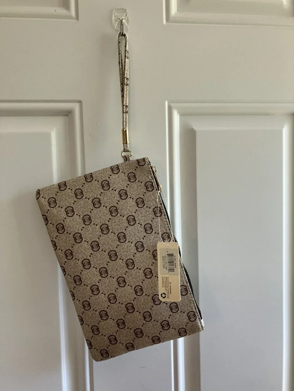 Woman's Odiva Make-up Bag-Tan