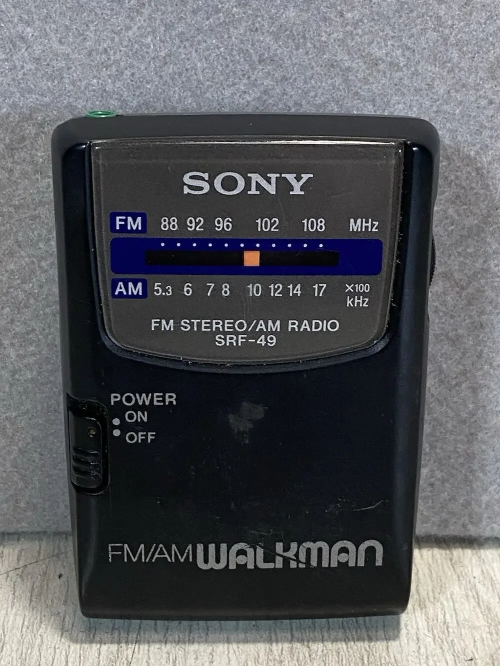 Vintage Sony Walkman SRF-49 FM/AM Stereo Radio w/Belt Clip Tested Works