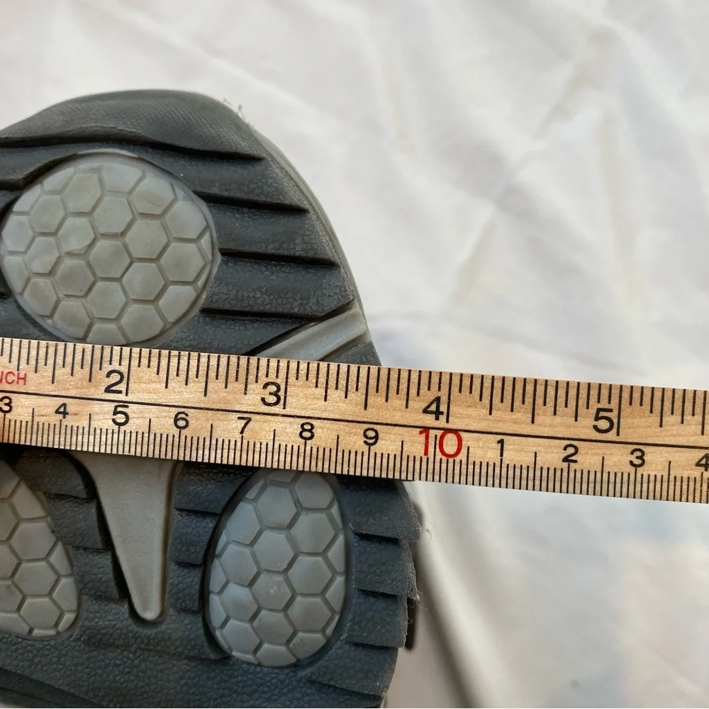 N/A velcro closure
