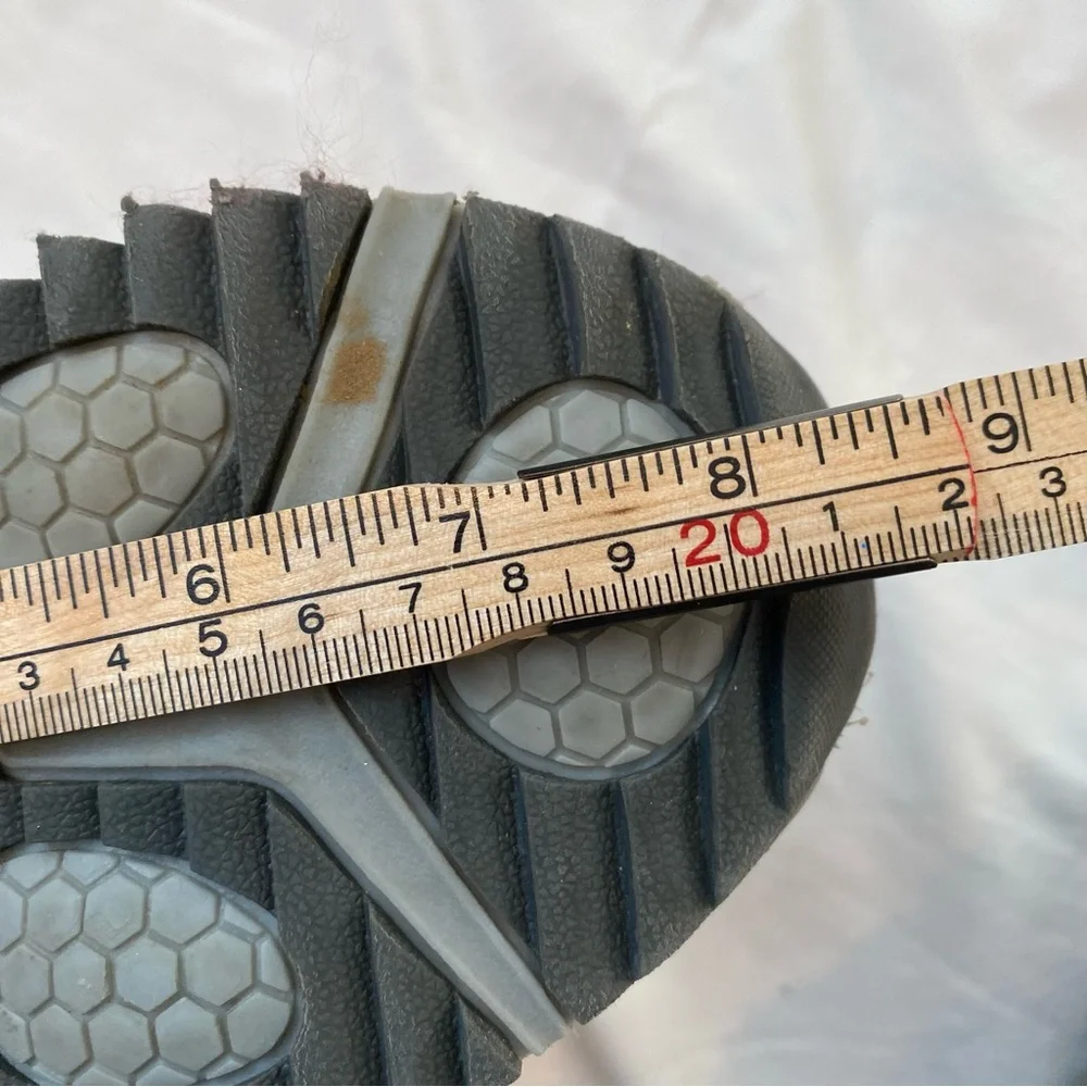 N/A velcro closure